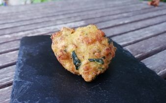 buñuelos de calabacin en thermomix - pan uvas y queso