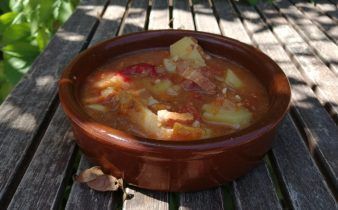 patatas a la pastora crockpot - pan uvas y queso