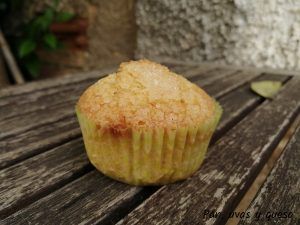 magdalenas de coco - pan uvas y queso -