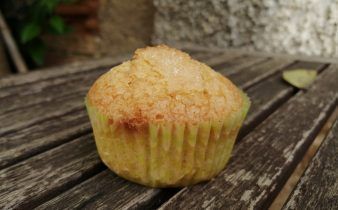 magdalenas de coco - pan uvas y queso -