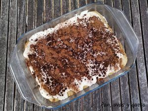 tiramisu thermomix - pan uvas y queso