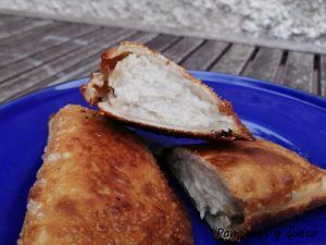 empanadillas de carne - pan uvas y queso