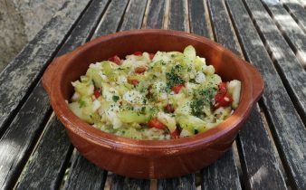 fritada de bacalao - pan uvas y queso