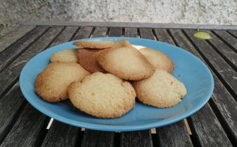 galletas de coco - pan uvas y queso