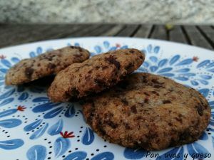 Galletas de chocolate - pan uvas y queso