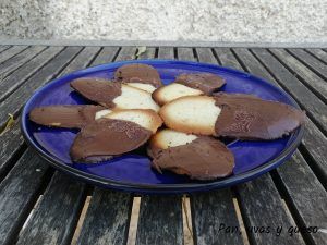 lenguas de gato - pan uvas y queso