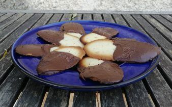 lenguas de gato - pan uvas y queso