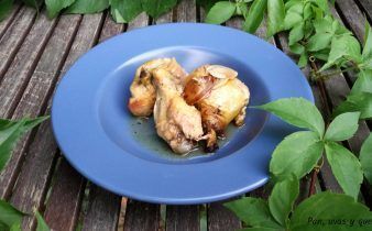 pollo al ajillo en crockpot - pan uvas y queso