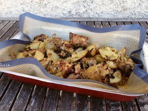 pollo al ajo limon - pan uvas y queso