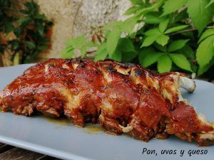 costillas de cerdo a la barbacoa en crockpot - pan uvas y queso