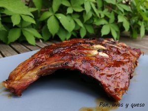 costillas de cerdo a la barbacoa en crockpot - pan uvas y queso