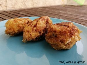 croquetas de jamon en thermomix - pan uvas y queso
