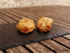 Croquetas de cocido thermomix - pan uvas y queso