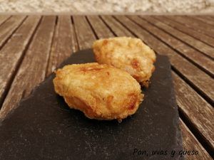 Croquetas de cocido thermomix - pan uvas y queso