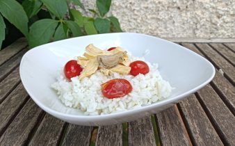 ensalada de arroz - pan uvas y queso