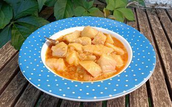 patatas economicas crockpot - pan uvas y queso