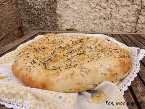 schiacciata - pan uvas y queso