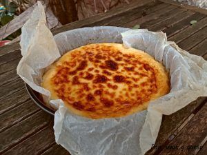 tarta queso ahumado - pan uvas y queso