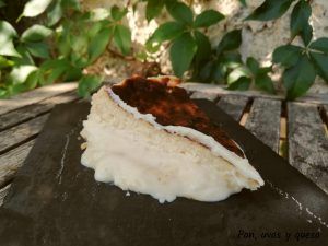 tarta queso reblochon - pan uvas y queso